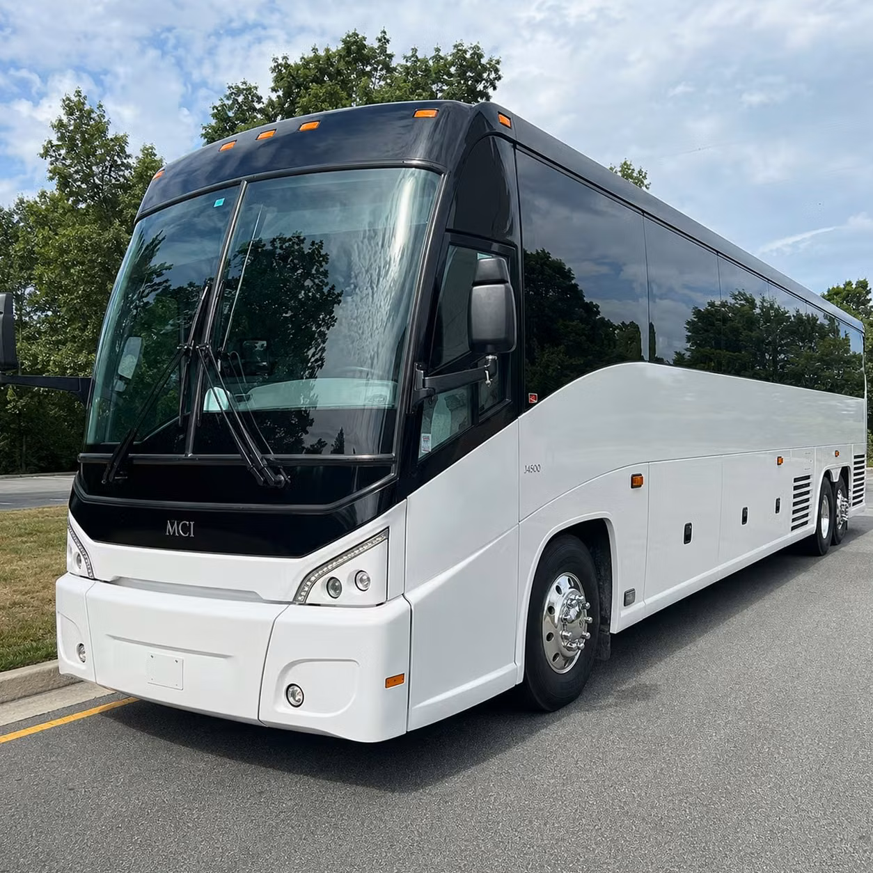 whether you re headed to yosemite the coast or across california fresno long distance bus rentals fit every itinerary